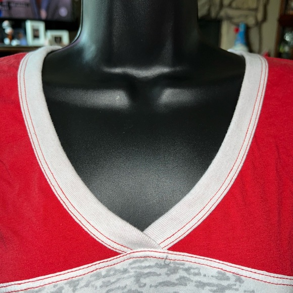 Blue 84 Brad Paisley Concert Burnout V-Neck - Picture 3 of 8